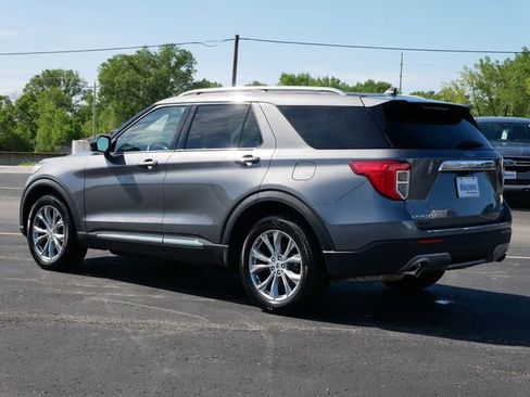 Used 2023 Ford Explorer Limited image 3