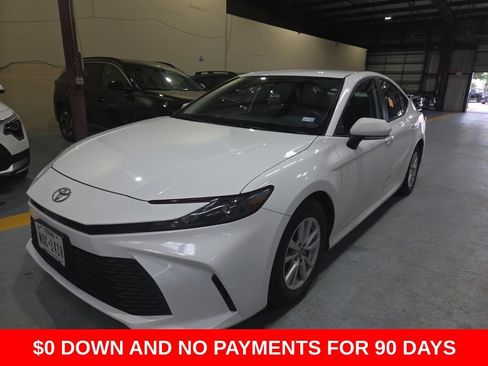Used 2025 Toyota Camry LE FWD image 1