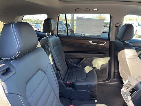 New 2026 Volkswagen Atlas SEL image 11