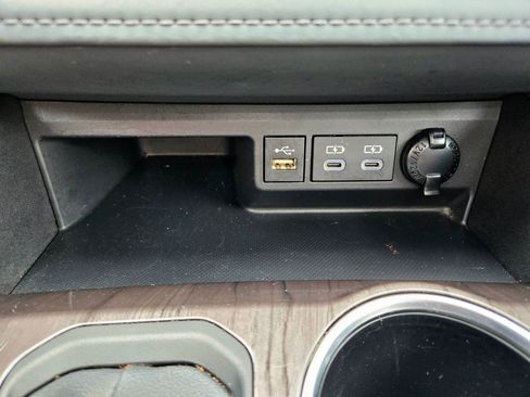 Used 2023 Toyota Highlander Platinum image 39