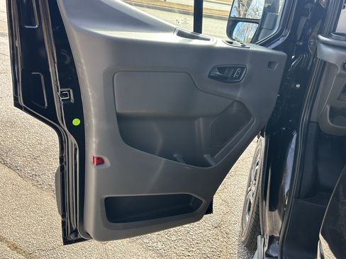 Used 2023 Ford Transit 350 XLT image 13