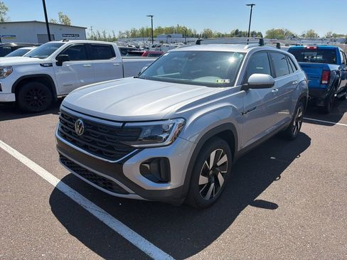 Used 2024 Volkswagen Atlas Cross Sport SE AWD/4WD image 4