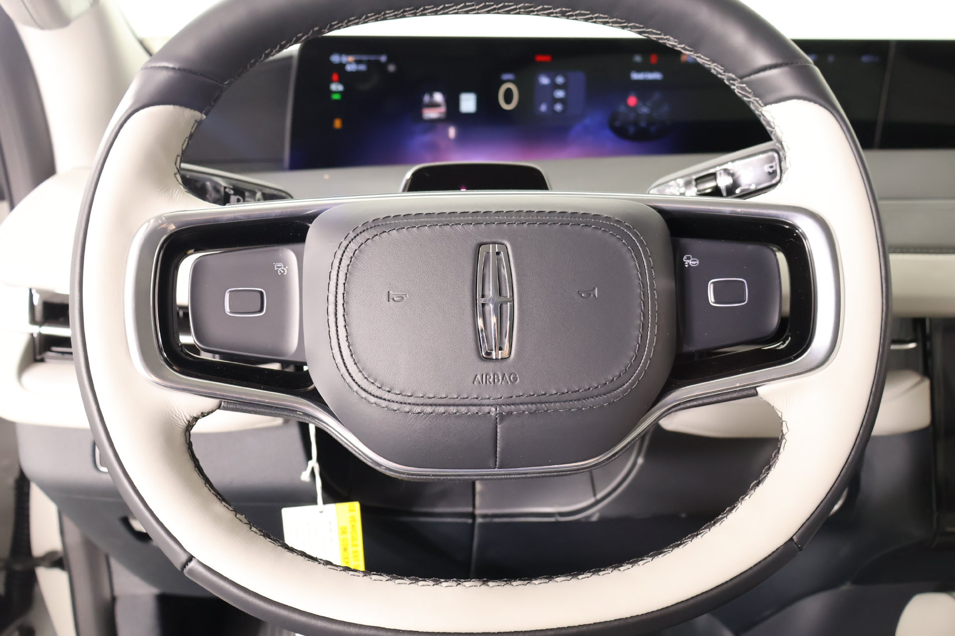 New 2026 Lincoln Navigator Premiere AWD/4WD image 3