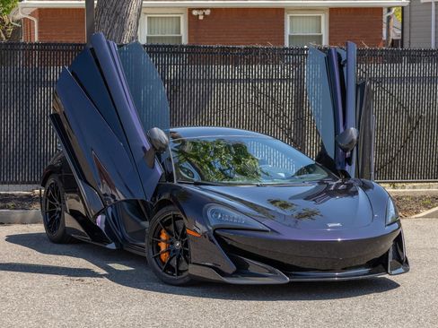 Used 2019 McLaren 600LT RWD image 14
