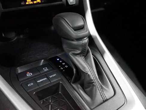 Certified 2025 Toyota RAV4 XLE FWD image 21