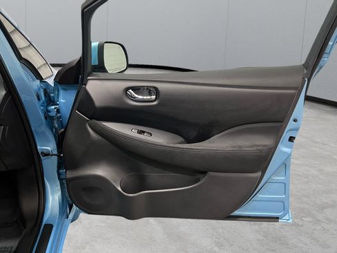 Used 2015 Nissan Leaf S image 20