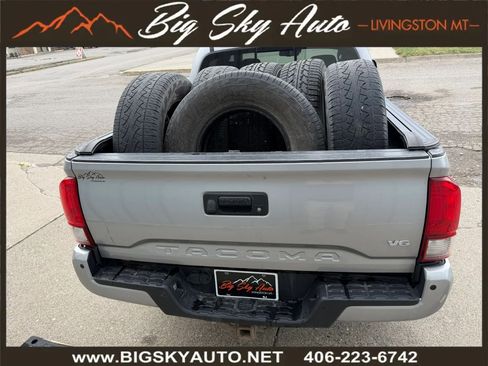 Used 2019 Toyota Tacoma TRD Off-Road w/ Technology Package image 8