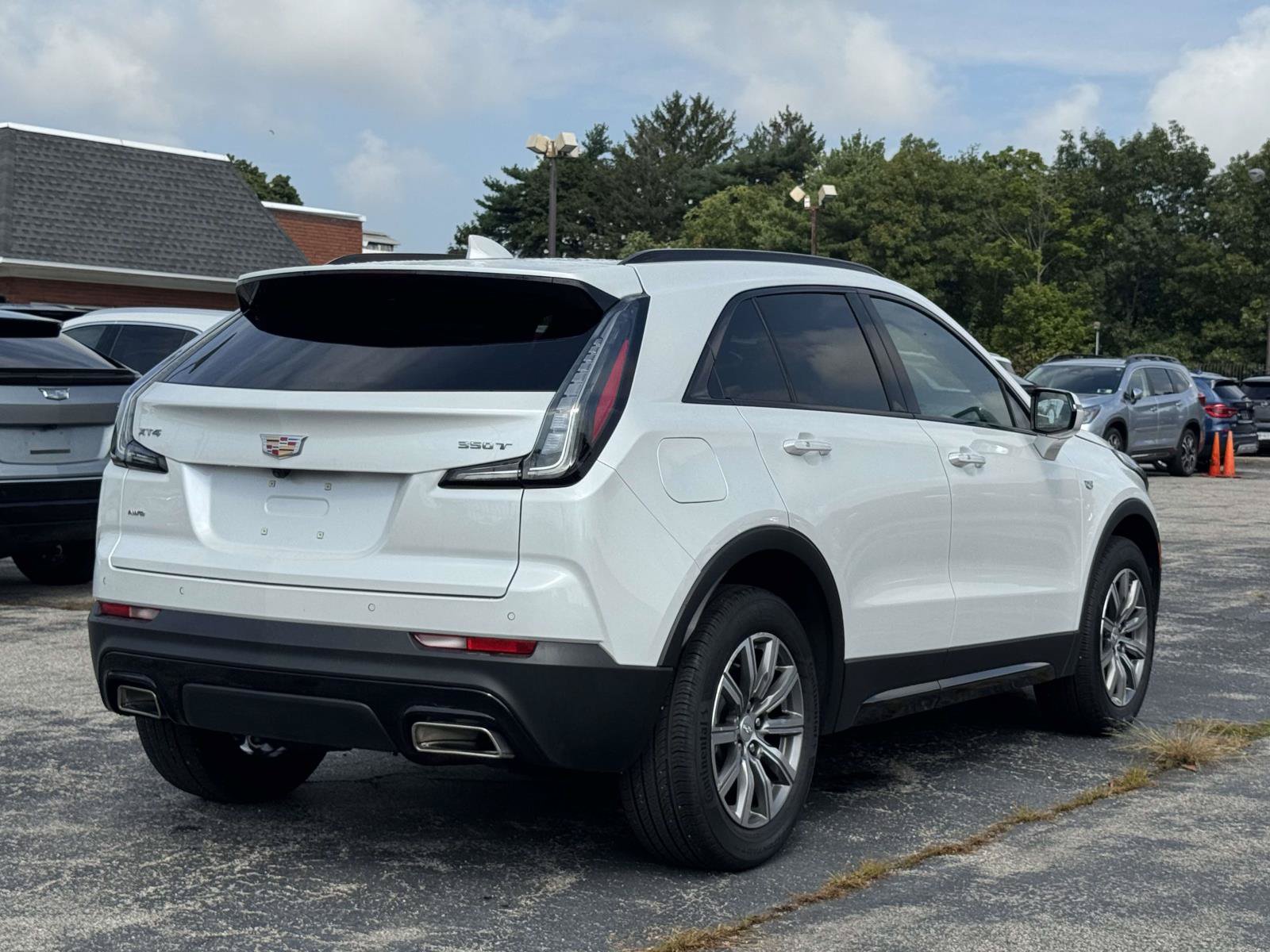 Used 2023 Cadillac XT4 Sport w/ Cold Weather Package AWD/4WD image 5
