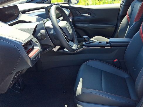 New 2026 Toyota Prius Plug-In Hybrid FWD image 13