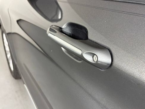 Used 2020 Ford Explorer Limited RWD image 11