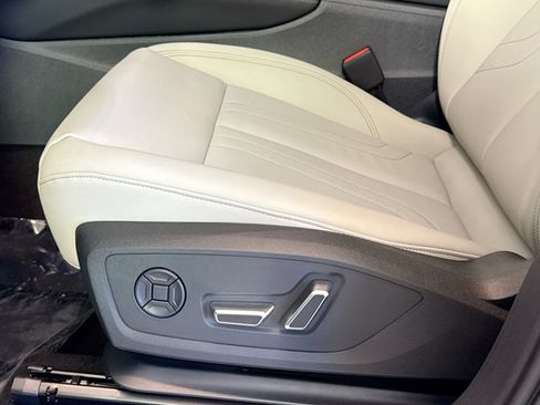 New 2026 Audi Q3 quattro 2.0T AWD/4WD image 17
