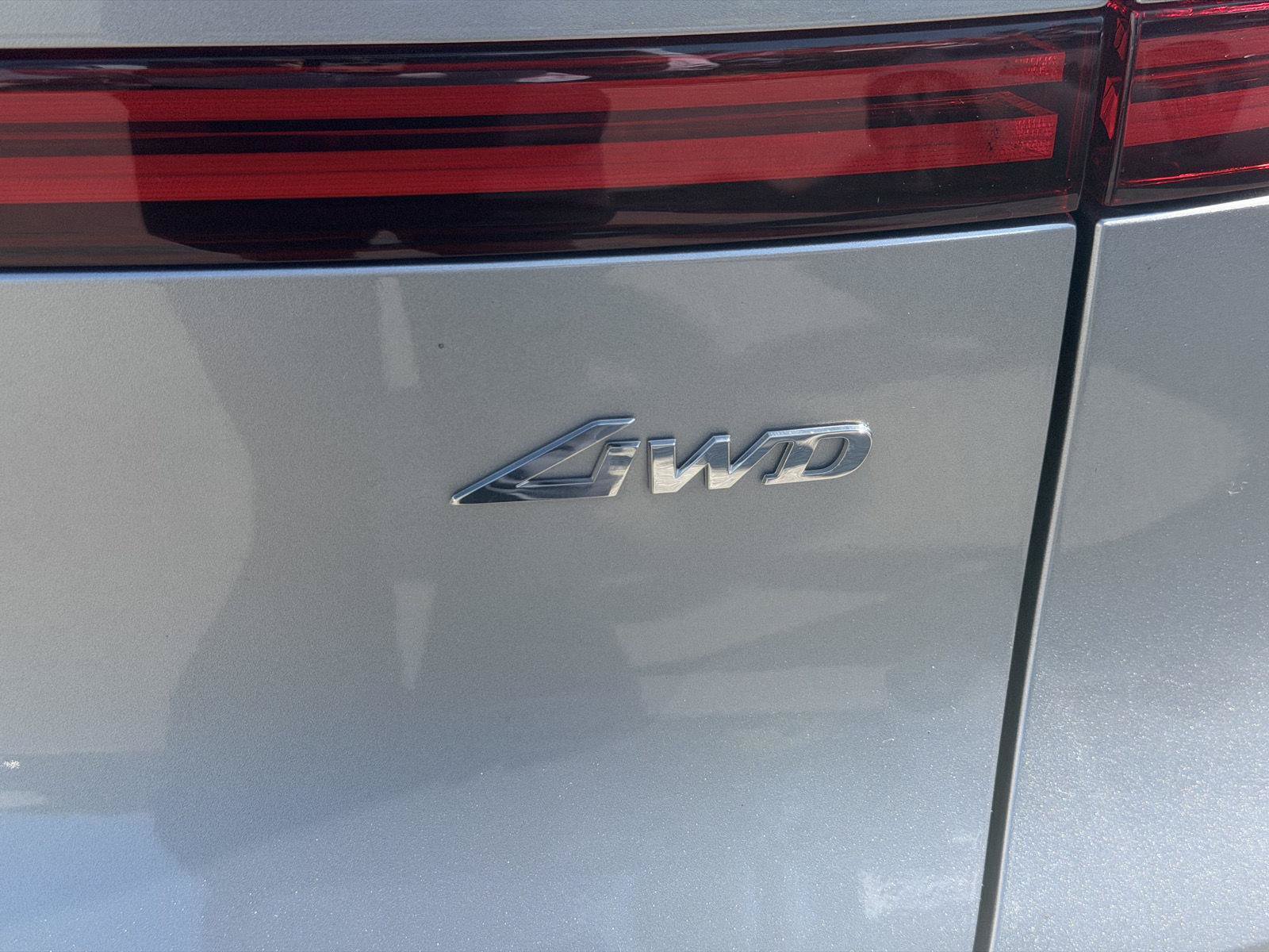 Used 2026 Genesis GV70 2.5T AWD/4WD image 8