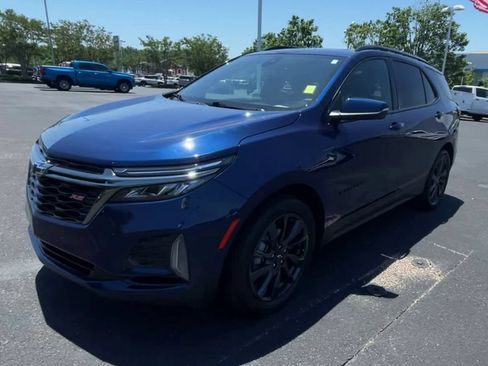 Used 2023 Chevrolet Equinox RS w/ RS Leather Package FWD image 4