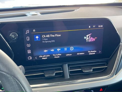 Used 2025 Chevrolet Trax LT image 21