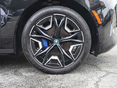 Used 2024 BMW iX xDrive50 w/ Premium Package image 34