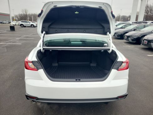 New 2026 Toyota Camry SE image 9