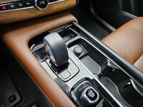 Certified 2024 Volvo XC90 T8 Plus w/ Protection Package Premier AWD/4WD image 29