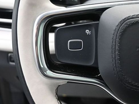 Certified 2025 Lincoln Navigator Reserve AWD/4WD image 12