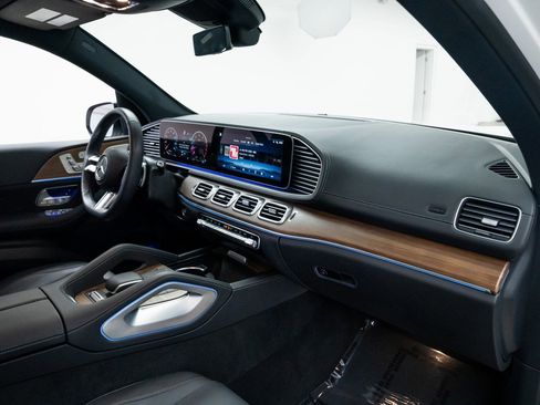 Used 2025 Mercedes-Benz GLS 450 GLS 450 image 25
