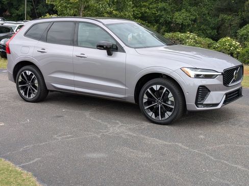Certified 2026 Volvo XC60 B5 Plus w/ Protection Package Premier AWD/4WD image 8