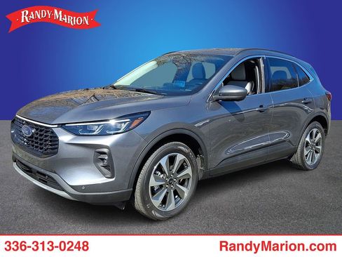 Used 2025 Ford Escape Platinum w/ Premium Technology Package image 1