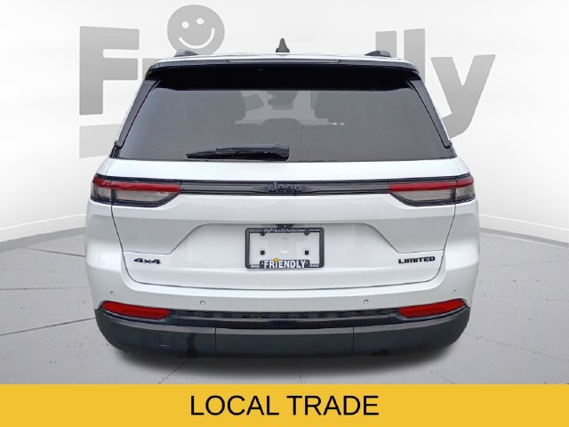 Used 2023 Jeep Grand Cherokee Limited w/ Black Appearance Package AWD/4WD image 6