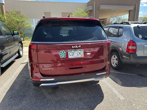 Used 2024 Kia Carnival SX Prestige FWD image 3