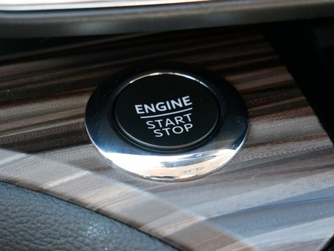 Used 2023 Ford Explorer Limited AWD/4WD image 32