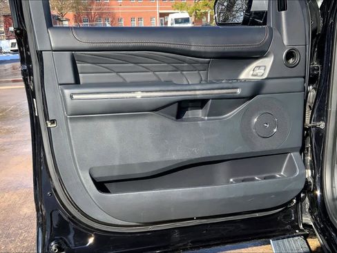 Used 2022 Ford Expedition Platinum image 20