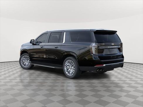 New 2026 Chevrolet Suburban Premier image 3