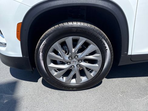 Used 2025 Buick Enclave Preferred FWD image 9