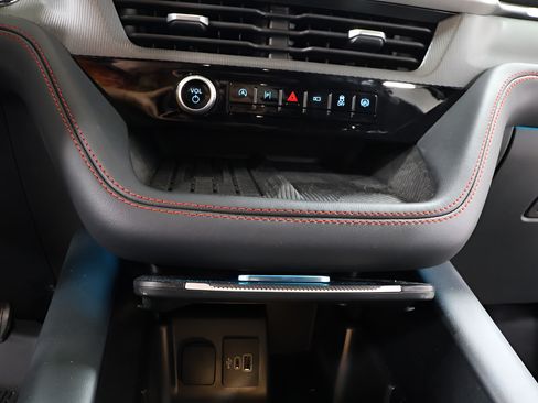 Used 2025 Ford Explorer ST AWD/4WD image 11