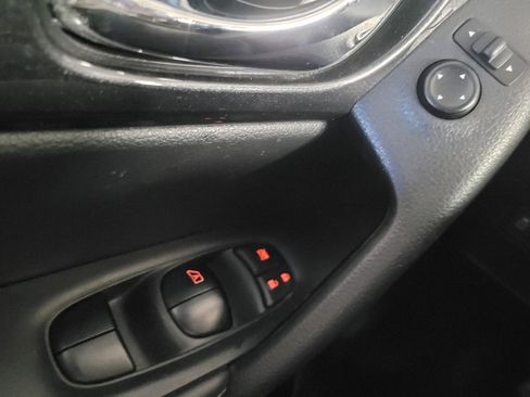 Used 2018 Nissan Rogue S FWD image 27