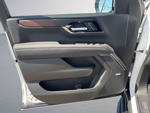 New 2026 GMC Yukon XL Denali AWD/4WD image 29
