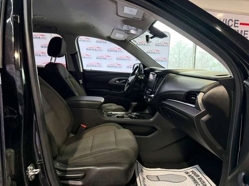Used 2020 Chevrolet Traverse LT image 40