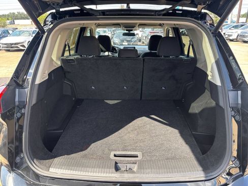 Used 2025 Nissan Rogue SV FWD image 32