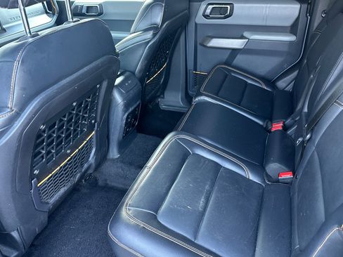 Used 2023 Ford Bronco Badlands image 14