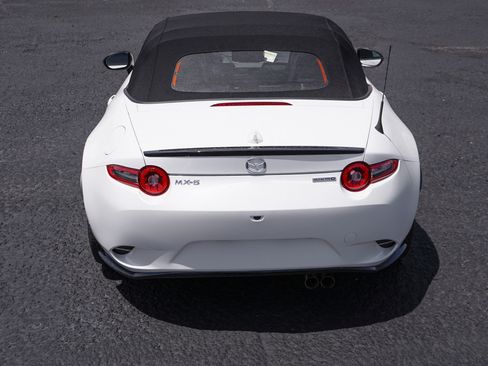 New 2026 MAZDA MX-5 Miata Club w/ Appearance Package RWD image 12