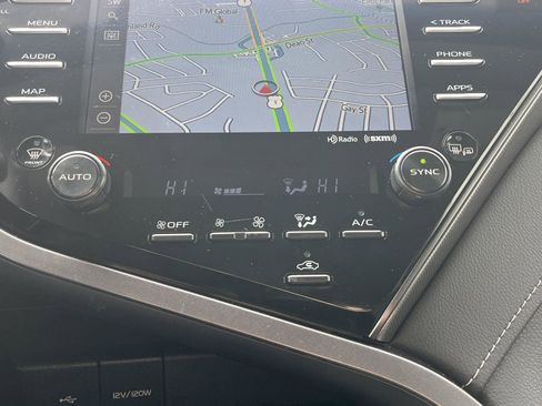 Used 2020 Toyota Camry XSE w/ Navigation Package image 17