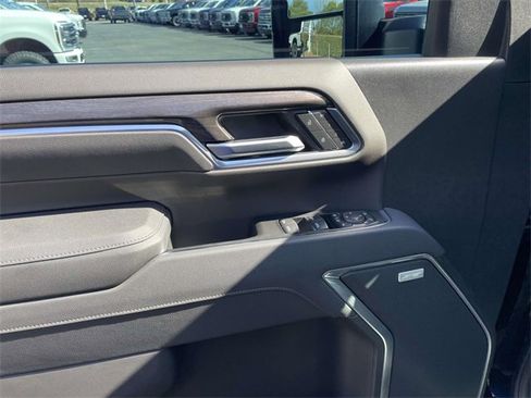 Used 2026 Chevrolet Silverado 2500 LTZ w/ LTZ Plus Package image 13