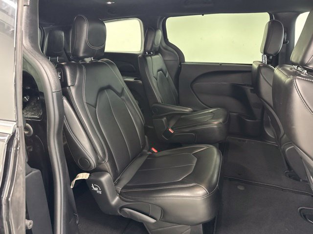 Used 2025 Chrysler Pacifica Select FWD image 29