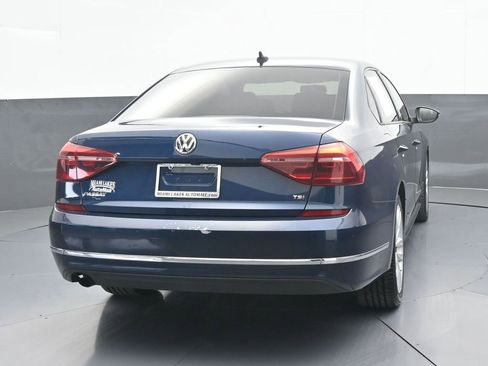 Used 2019 Volkswagen Passat 2.0T Wolfsburg image 5