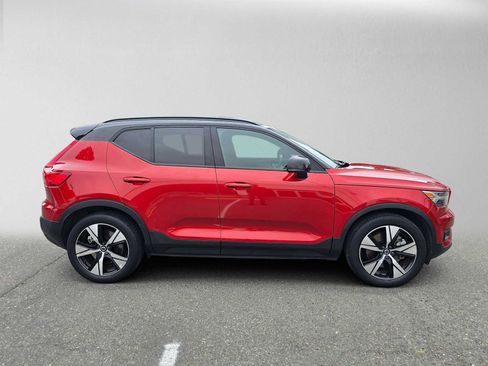 Used 2021 Volvo XC40 P8 Recharge AWD/4WD image 2