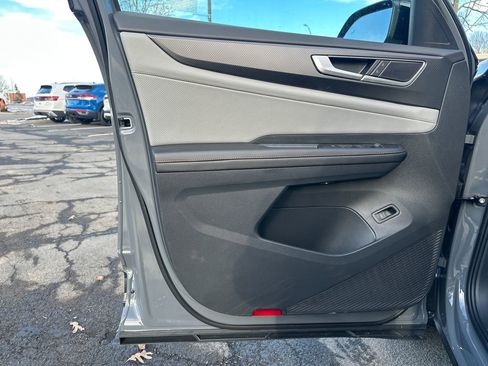 New 2026 Volkswagen Atlas Peak Edition image 5