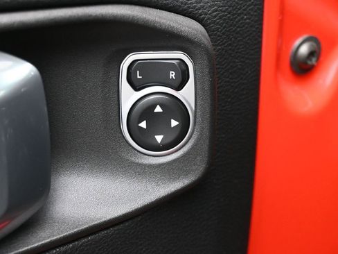 Used 2021 Jeep Wrangler Unlimited Sahara image 13