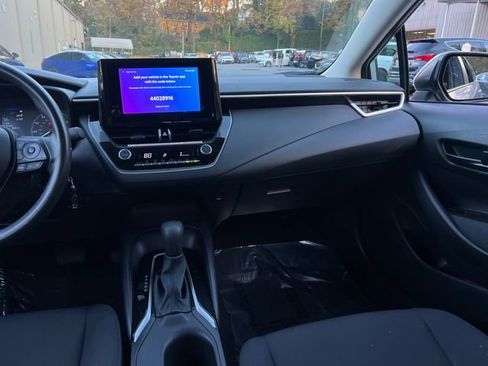 Used 2025 Toyota Corolla LE image 14