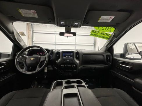 Used 2023 Chevrolet Silverado 2500 Custom w/ Custom Convenience Package AWD/4WD image 4