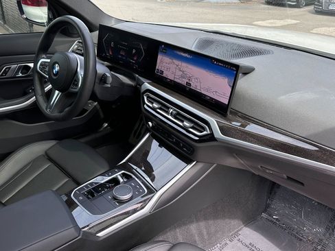 Used 2023 BMW 330i Sedan w/ M Sport Package RWD image 28