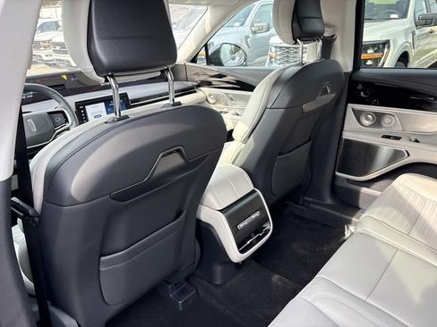 New 2026 Lincoln Nautilus Reserve AWD/4WD image 19