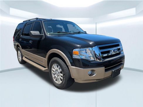 Used 2013 Ford Expedition XLT RWD image 3